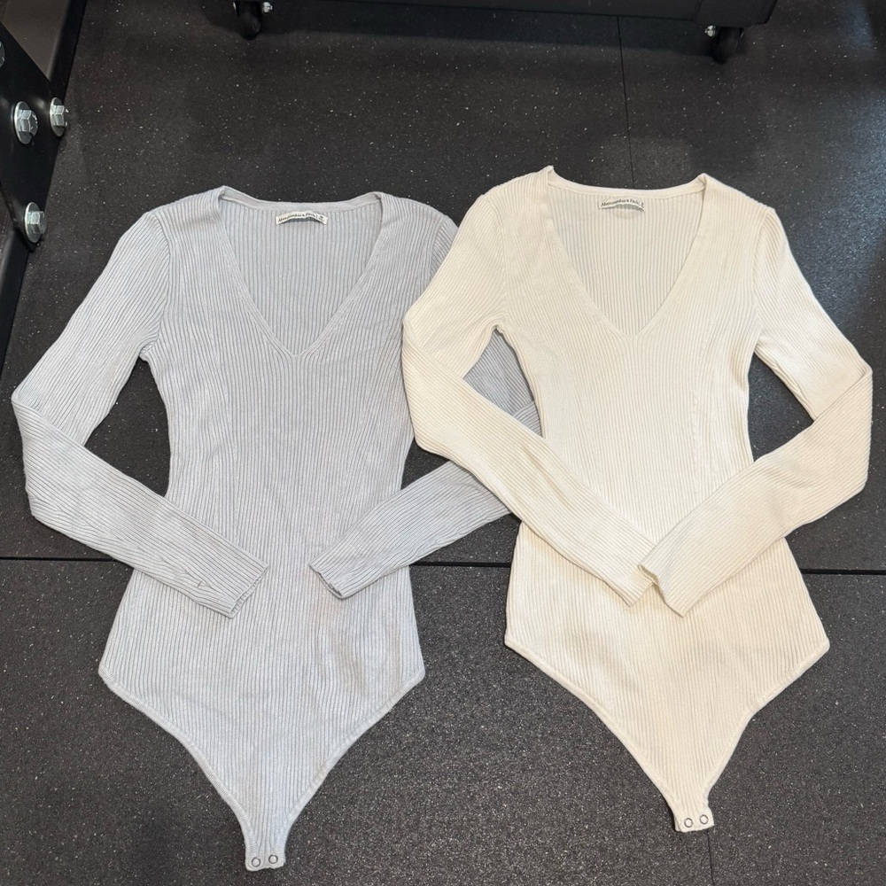 Lot 2 Abercrombie & Fitch Blue and White Ribbed Sweater Bodysuits M